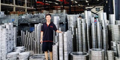 What types of stainless steel are there classified by shape?